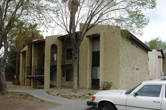 Spring Oaks in Las Vegas, NV - Building Photo - Building Photo