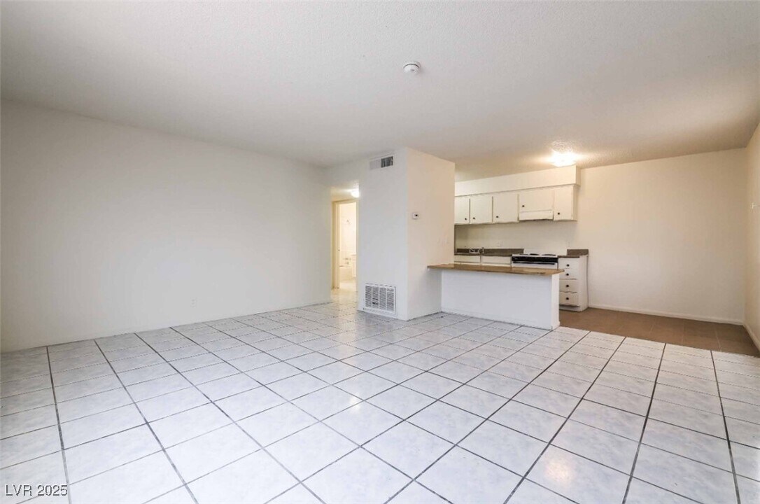 833 N Bruce St in Las Vegas, NV - Building Photo