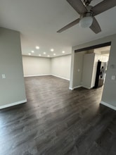 2166 S Euclid St in Anaheim, CA - Foto de edificio - Building Photo