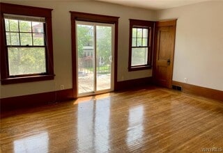 296 Sterling Ave in Buffalo, NY - Building Photo - Building Photo