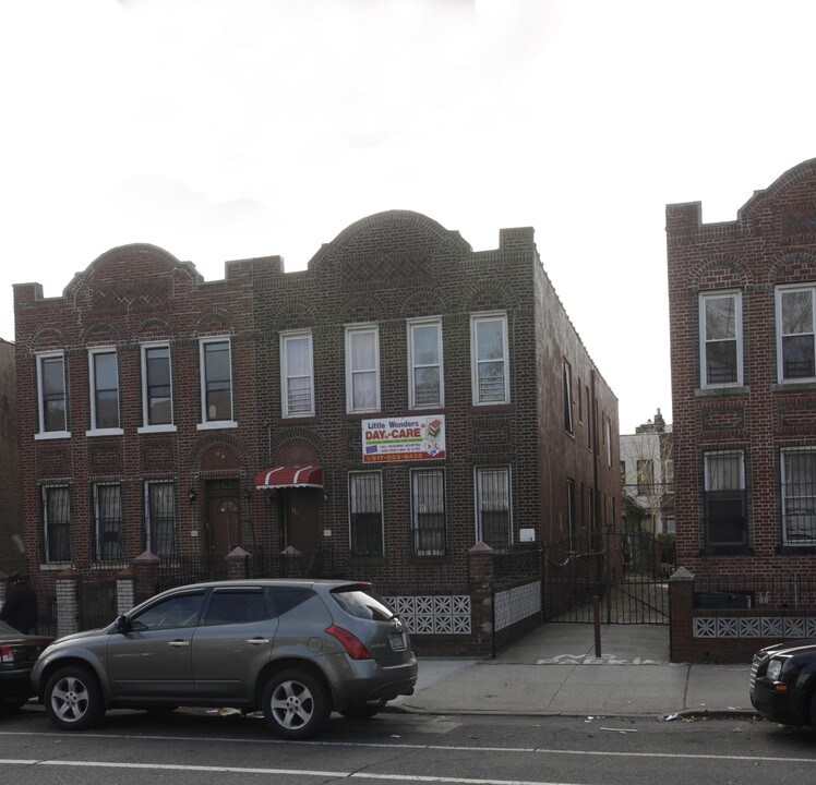 118 Rockaway Pky in Brooklyn, NY - Building Photo