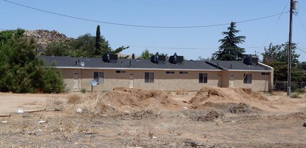 15821 Serrano Rd in Apple Valley, CA - Building Photo - Building Photo