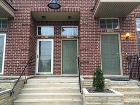1426 Crimson Way in Walled Lake, MI - Building Photo