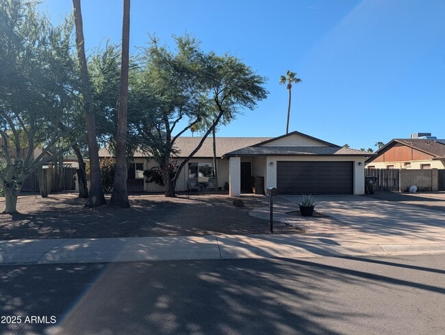 property at 4909 E Presidio Rd