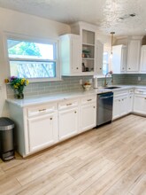 9730 Barmont Dr in La Porte, TX - Building Photo - Building Photo