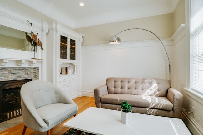 1043-1049-1049 Noe St