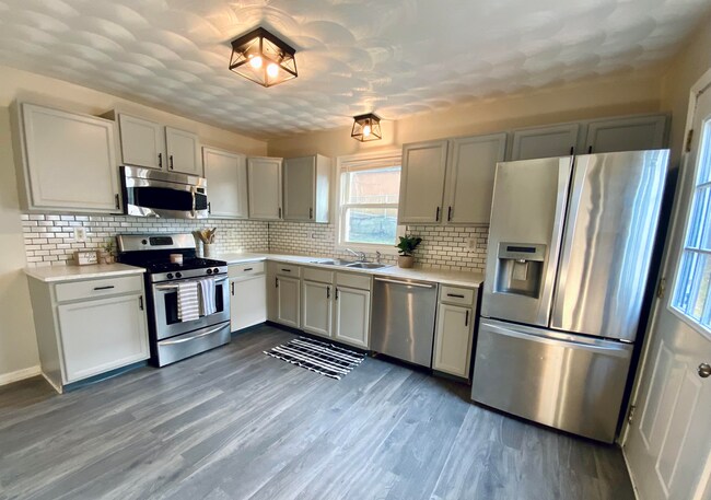 796 Branch Ave in Providence, RI - Foto de edificio - Building Photo