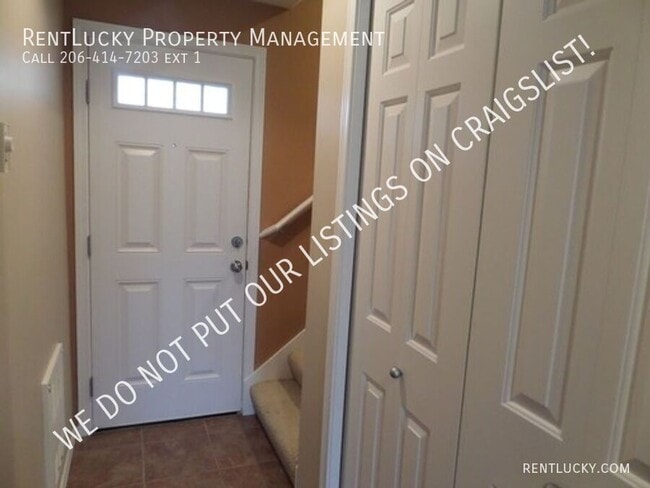 8533 Stone Ave N in Seattle, WA - Foto de edificio - Building Photo