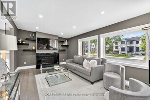 9 Tadcaster Pl in Toronto, ON - Building Photo