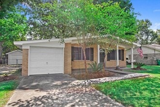 122 Clarence Dr in Gulfport, MS - Building Photo - Building Photo