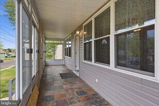 334 N Oakland Ave in Runnemede, NJ - Building Photo