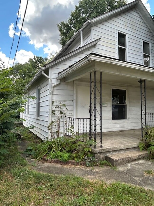 647 Sherman St in Akron, OH - Building Photo - Building Photo