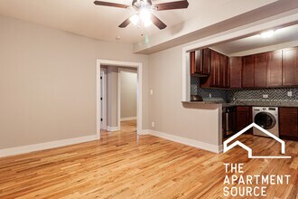 3523 N Racine Ave, Unit E1 in Chicago, IL - Foto de edificio - Building Photo