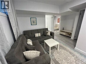 206 Springfield Crescent in Waterloo, ON - Building Photo - Building Photo