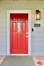 8421 Darby Ave in Los Angeles, CA - Building Photo - Building Photo