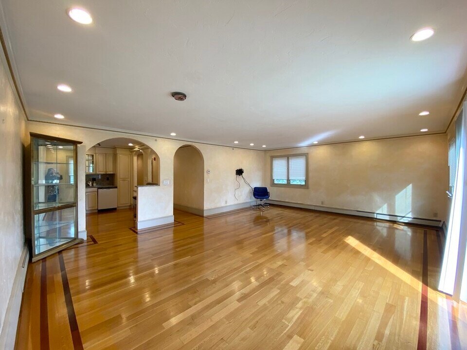 99 St Mary's St in Brookline, MA - Building Photo