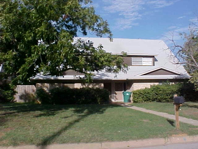 Bernard St. Duplexes in Denton, TX - Building Photo - Building Photo