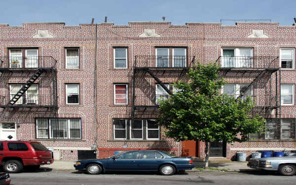 347 Covert St in Brooklyn, NY - Building Photo