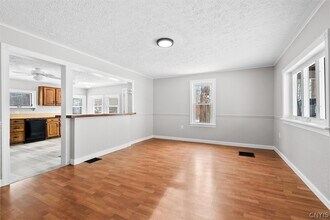 6982 Webster Rd in Auburn, NY - Building Photo - Building Photo