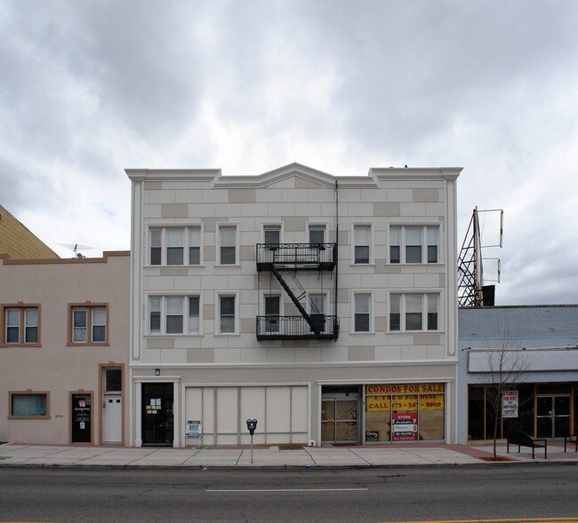 114-116 Washington Ave in Belleville, NJ - Foto de edificio - Building Photo