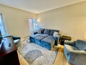 19 Wiget St, Unit APT404 in Boston, MA - Foto de edificio - Building Photo