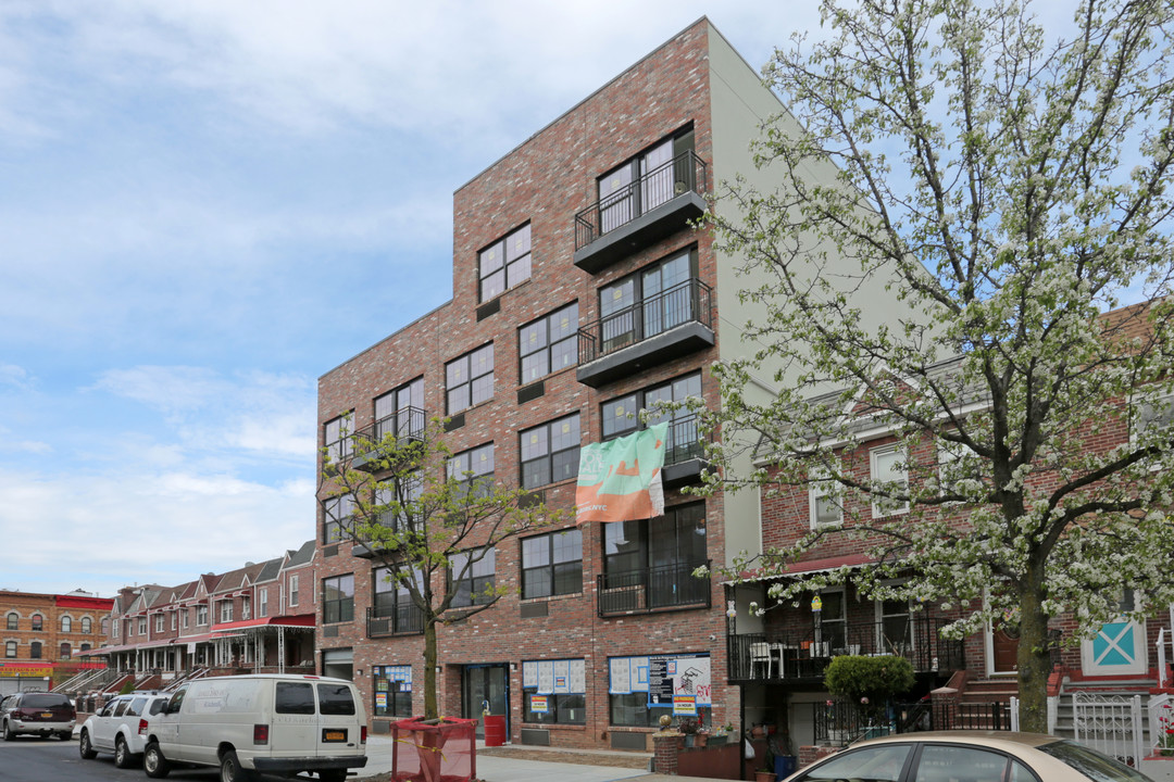 301 Covert St in Brooklyn, NY - Building Photo