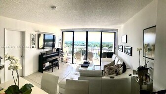 1470 NE 123rd St in North Miami, FL - Building Photo