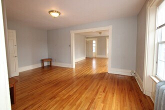 122 Elm St in Millbury, MA - Building Photo - Building Photo