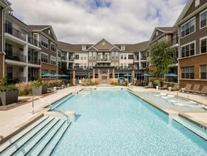 Signature Place in Morris Plains, NJ - Foto de edificio - Building Photo