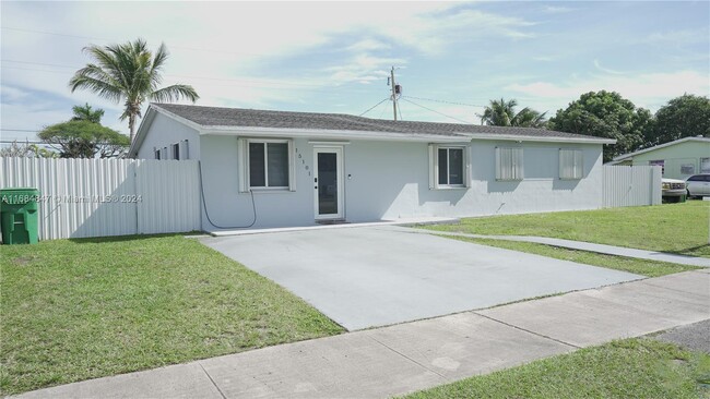 15101 Tyler St in Miami, FL - Building Photo - Building Photo