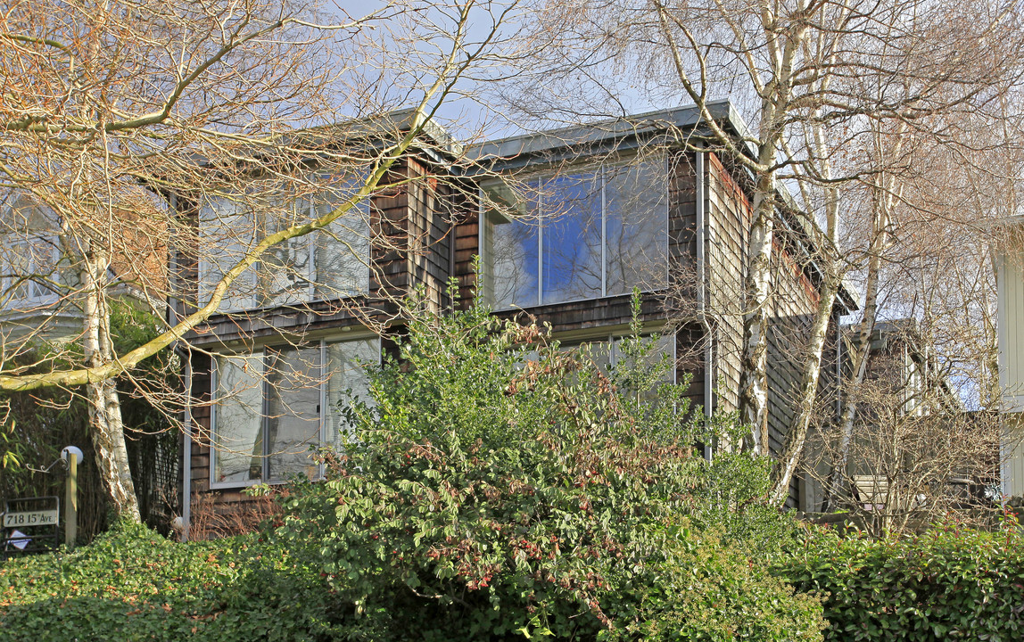 Birchwood Apartments in Seattle, WA - Building Photo