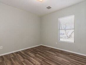 4025 N Estrella Rd, Unit D in Eloy, AZ - Building Photo - Building Photo