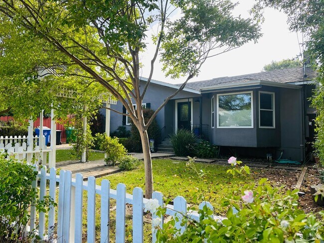 1244 East Ave in Napa, CA - Building Photo - Building Photo