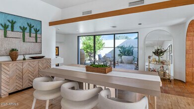 9447 E Calle De Valle Dr in Scottsdale, AZ - Building Photo - Building Photo