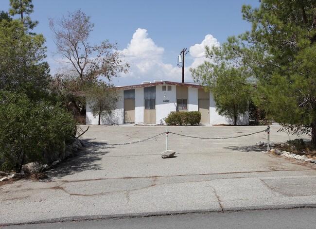 68070 Club Circle Dr in Desert Hot Springs, CA - Building Photo - Building Photo