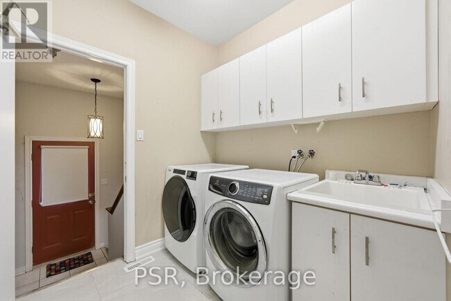 54 Minnacote Ave in Toronto, ON - Building Photo - Building Photo