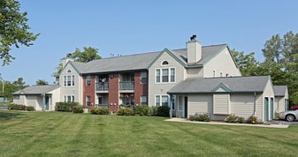 St. James Place in Milwaukee, WI - Building Photo