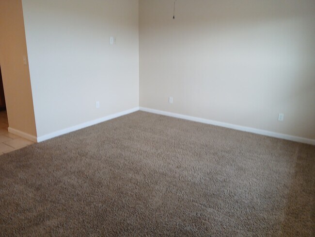 1009 Briarwood Rd in Carterville, IL - Building Photo - Building Photo