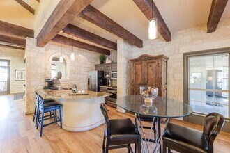 1821 E Palm Valley Blvd-Unit -74060-620 in Round Rock, TX - Building Photo - Building Photo