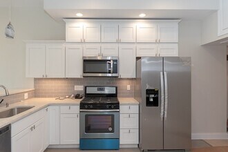 1815 N Clybourn Ave, Unit J02P in Chicago, IL - Foto de edificio - Building Photo