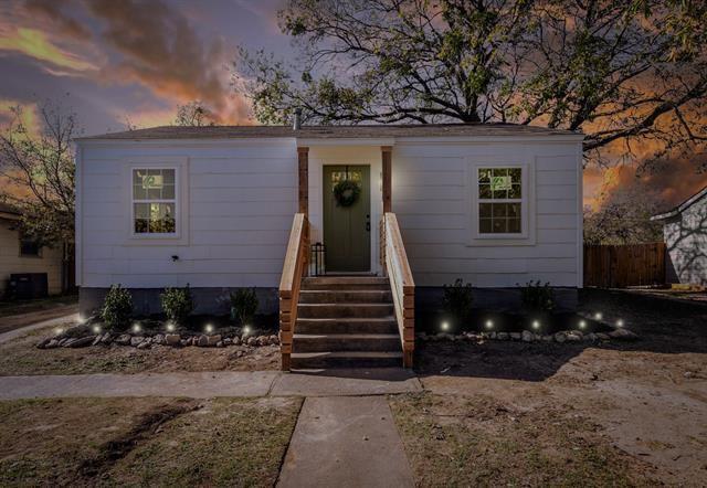 1737 Melba Ct in River Oaks, TX - Foto de edificio