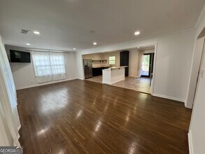 995 Fleetwood Cir SW in Atlanta, GA - Building Photo - Building Photo