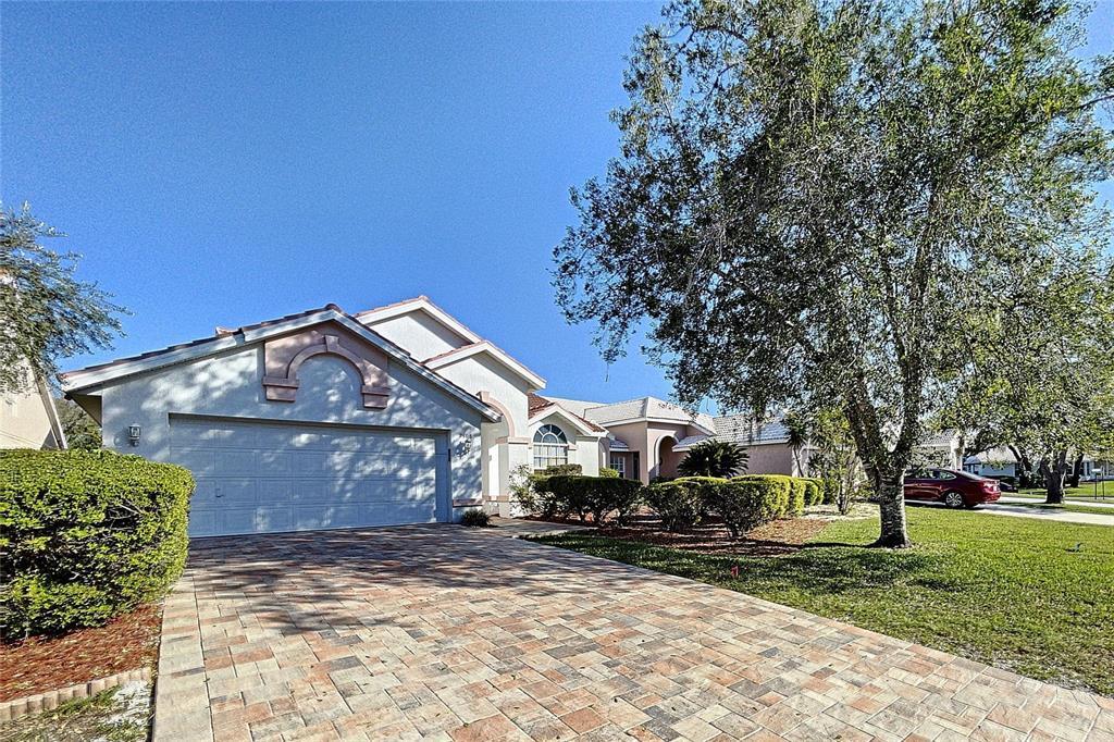 9408 New Orleans Dr in Spring Hill, FL - Building Photo