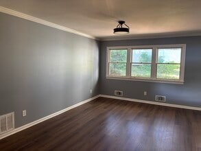 1311 Lakeshore Cir in Gainesville, GA - Building Photo - Building Photo
