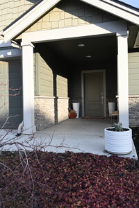 7917 S Dana Ln in Cheney, WA - Foto de edificio - Building Photo