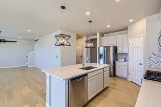 588 Silver Rock Trl in Castle Rock, CO - Foto de edificio - Building Photo