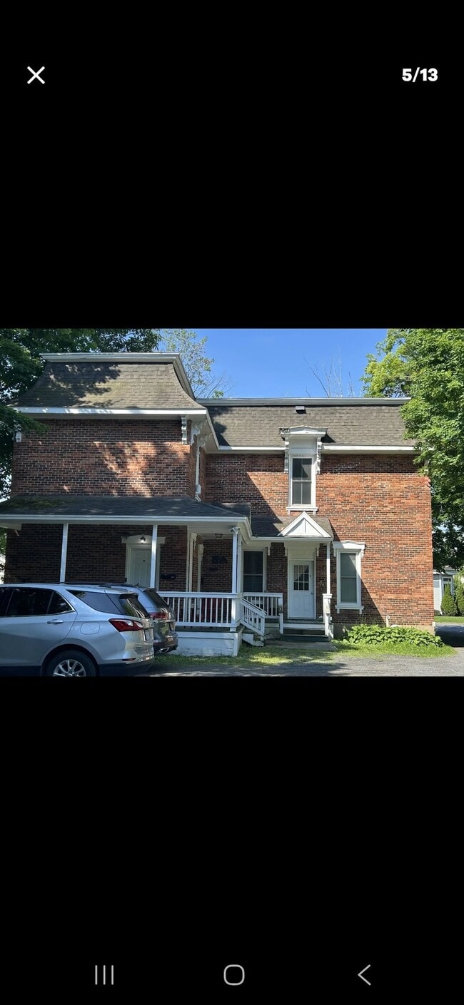 33 Park St, Unit Apt 1 in Canton, NY - Foto de edificio - Building Photo
