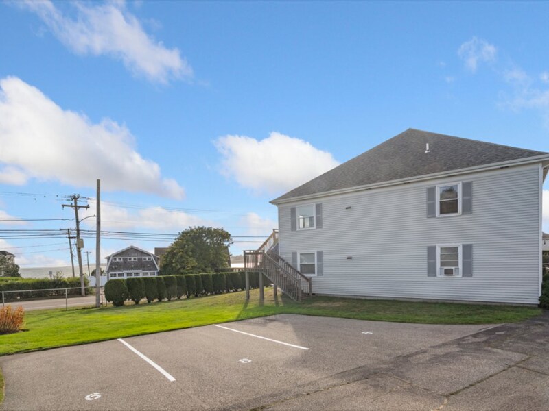 130 Purgatory Rd in Middletown, RI - Building Photo