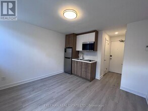 15 Thorburn Ave in Toronto, ON - Building Photo - Building Photo