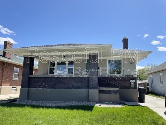 property at 170 E Truman Ave